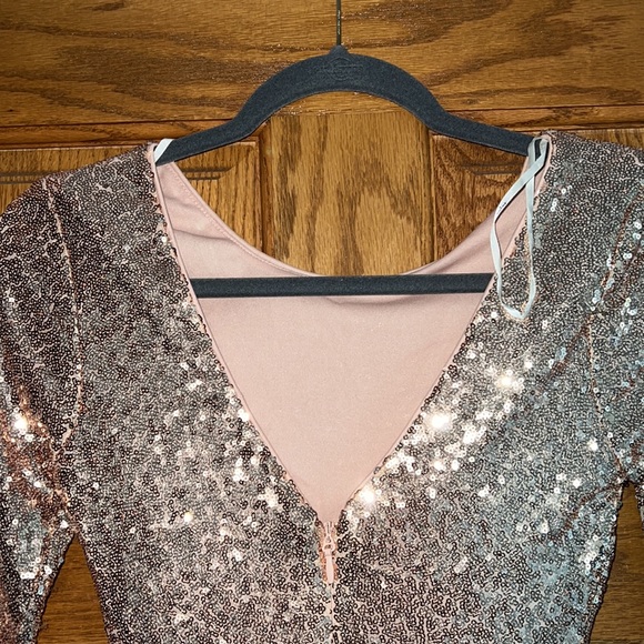 Lulus XS rose gold sequin dress - Picture 4 of 5